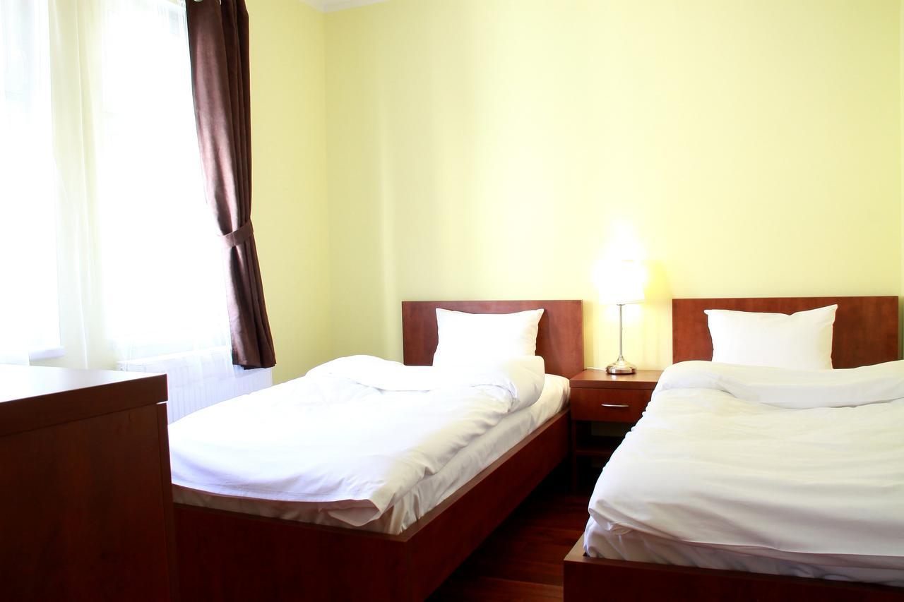 Hotel Vera 亚希莫夫 外观 照片